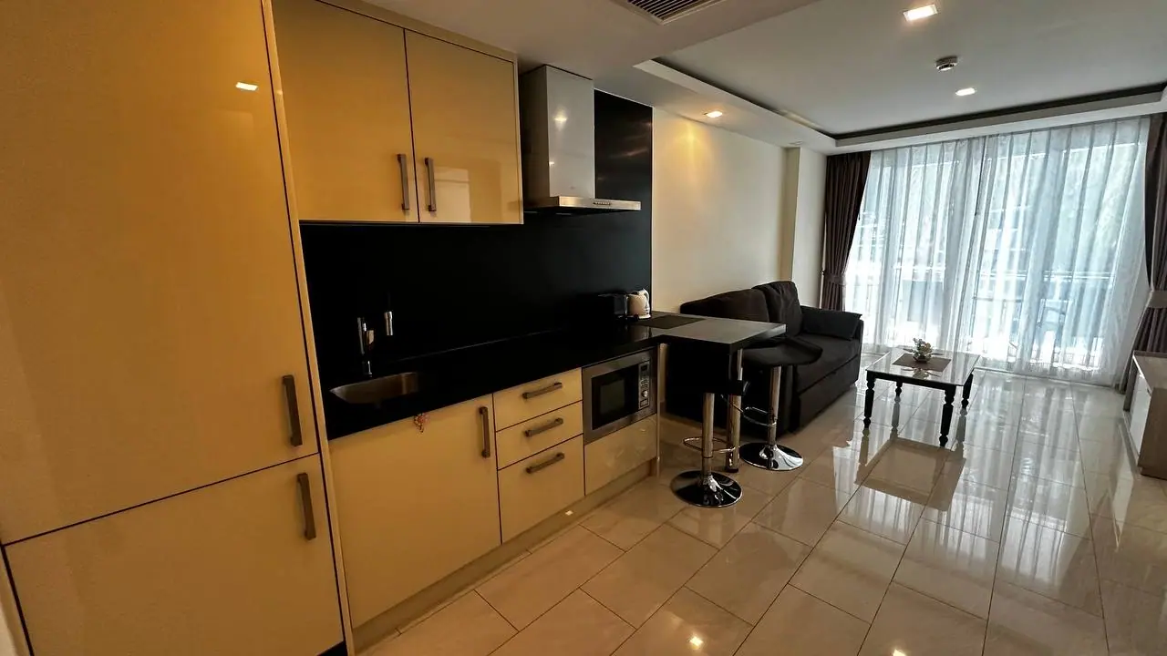 Grand Avenue — One Bedroom
