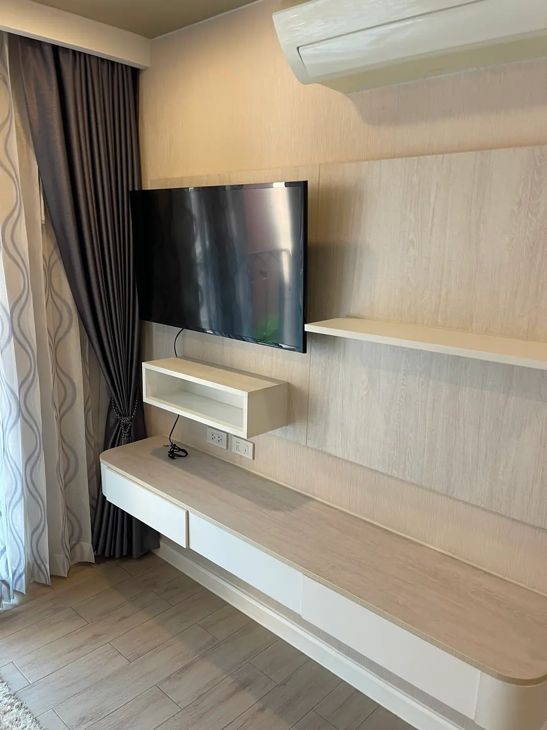 Seven Seas — One Bedroom с видом на бассейн — фото 3