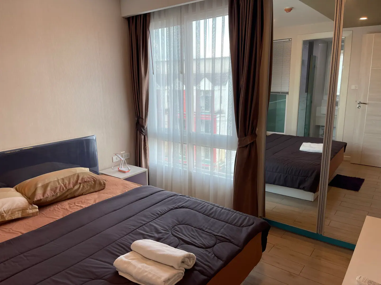 Seven Seas — One Bedroom с видом на город — фото 7