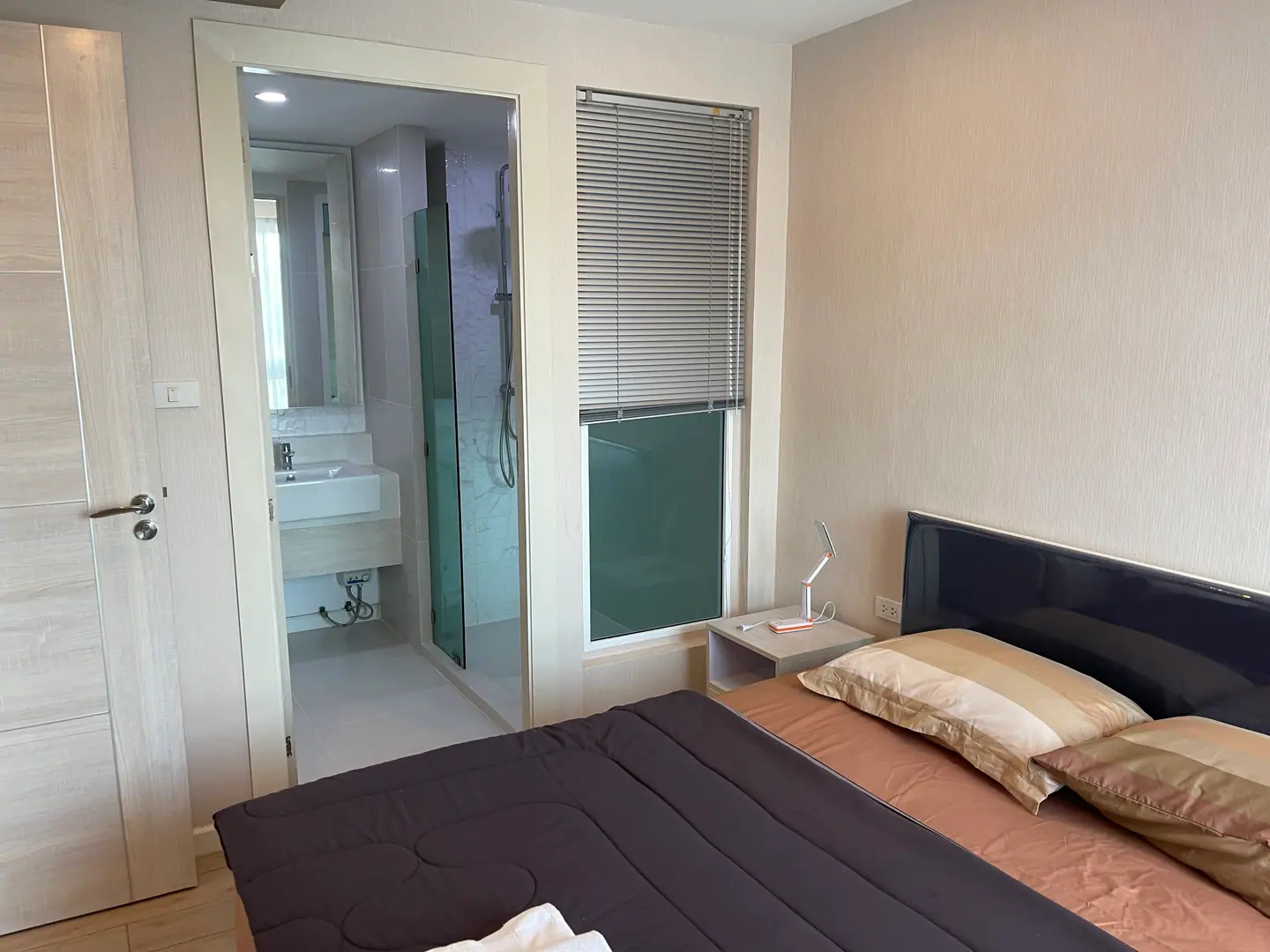 Seven Seas — One Bedroom с видом на город — фото 8