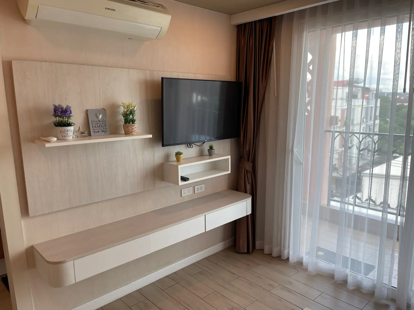 Seven Seas — One Bedroom с видом на город — фото 3